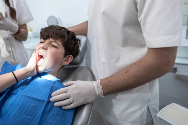 Best Emergency Dentist for Knocked-Out Tooth in Hamilton, MO